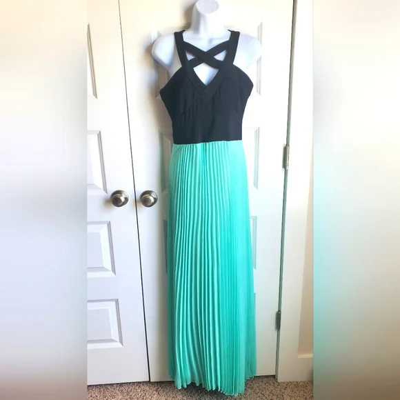 Crystal Doll Prom/Formal Dress Size 7 EUC - Picture 1 of 7